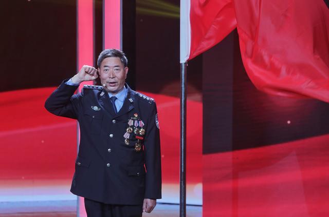 “农民警察”李树干:氾光湖上管“闲事”的“大老李”